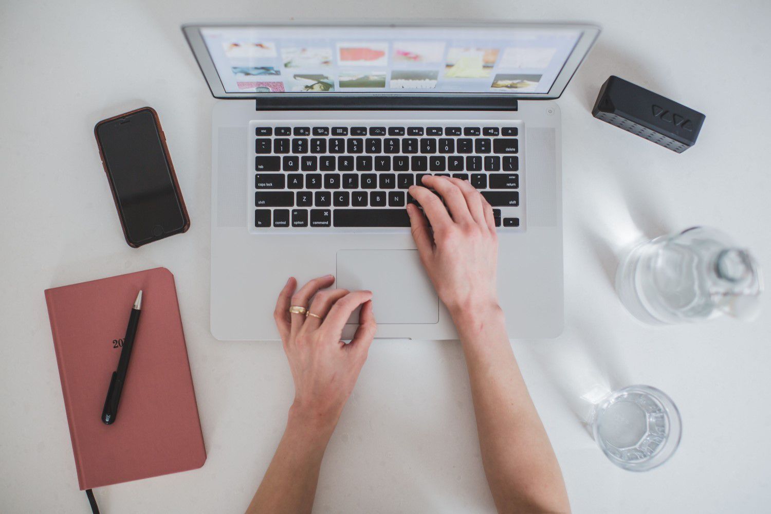 IT Advice Illustration utilisation d'un ordinateur